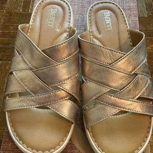Born Ladies Shoes Sandals Jenny Gold size 8 Euro 39